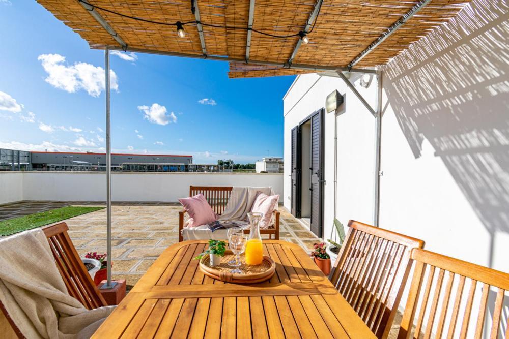 La Terrazza Di Zoe - Castromediano Vila Cavallino di Lecce Exterior foto
