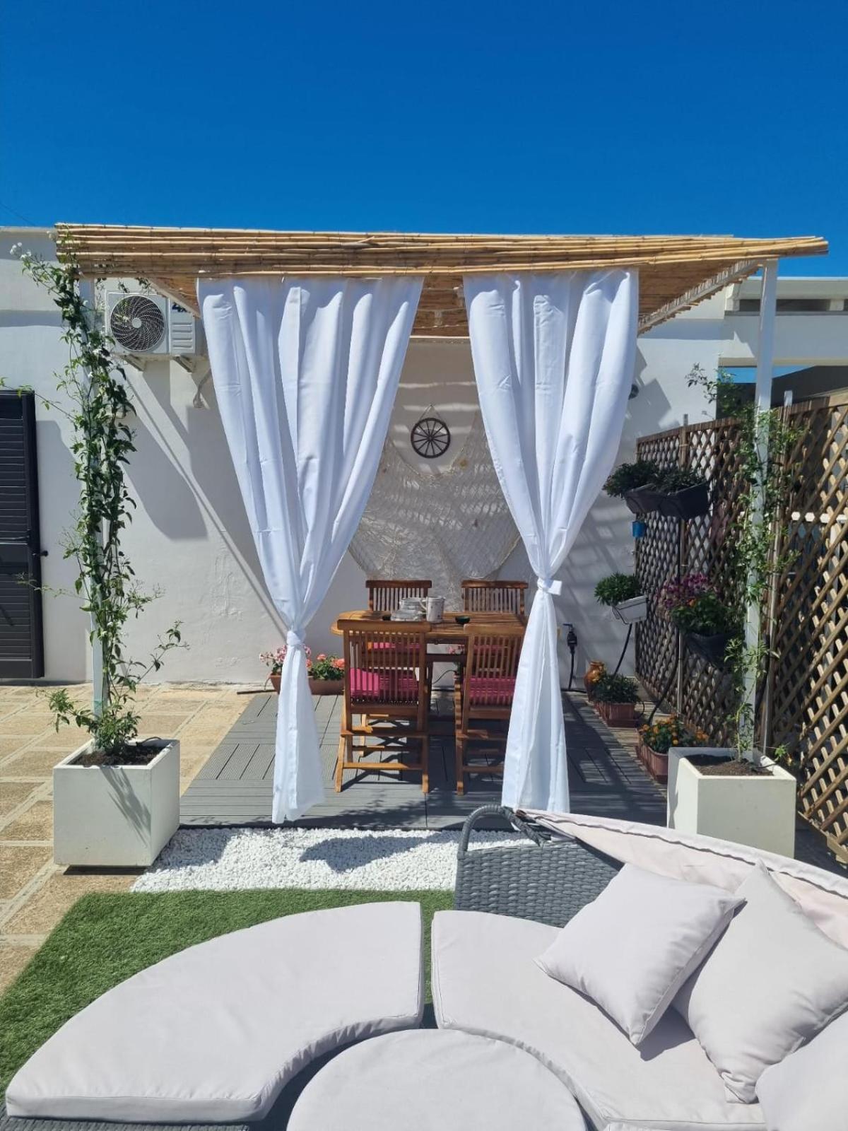 La Terrazza Di Zoe - Castromediano Vila Cavallino di Lecce Exterior foto