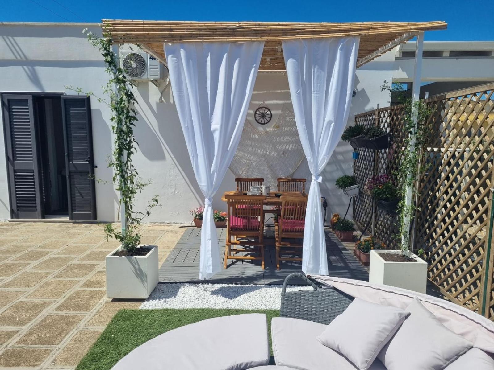 La Terrazza Di Zoe - Castromediano Vila Cavallino di Lecce Exterior foto